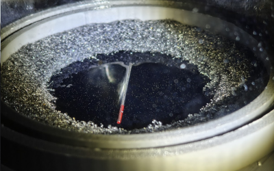 Cloud chamber for visualising ionising radiation